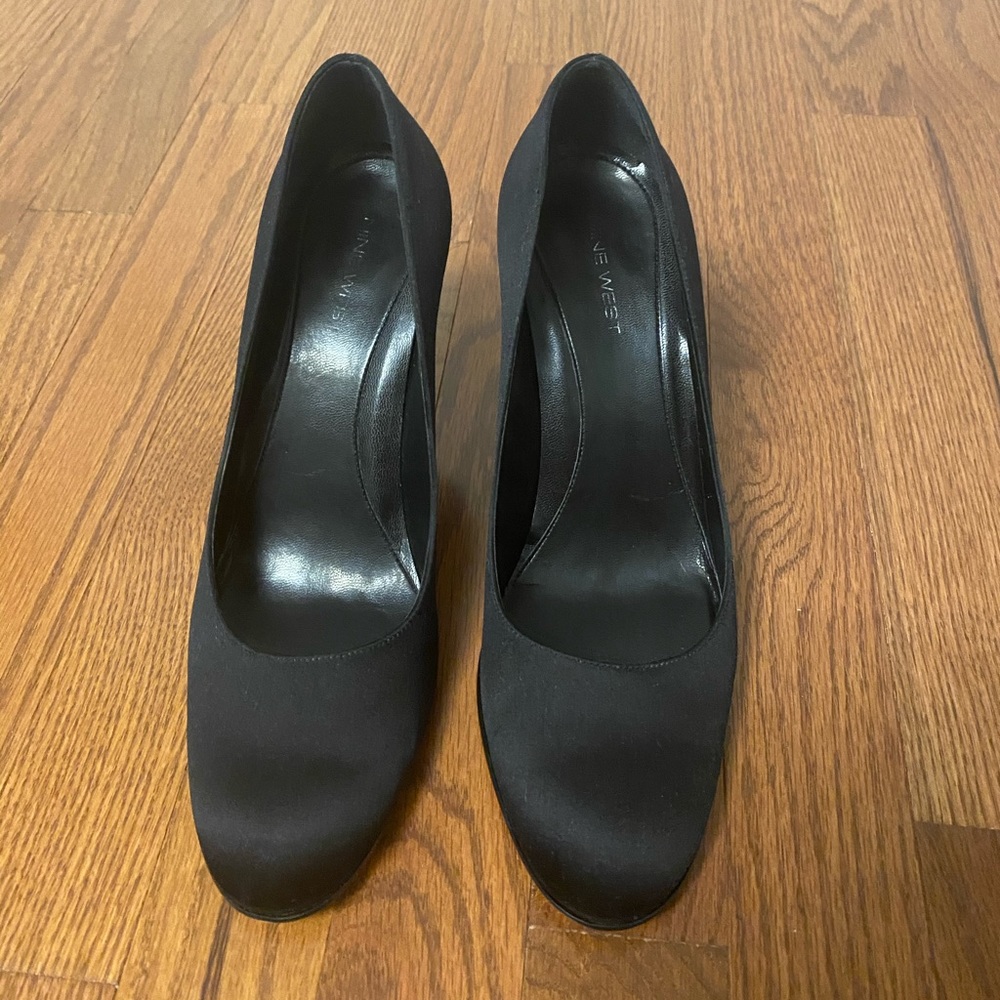 Nine West Satin Heels sz 8.5